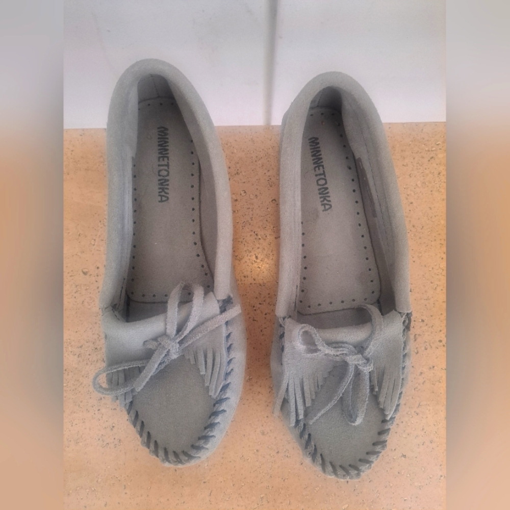Minnetonka Women's Kilty Suede Softsole - Brand new, Size 7